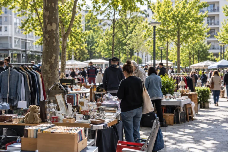 Brocante et vide-greniers dans le quartier Église à Créteil